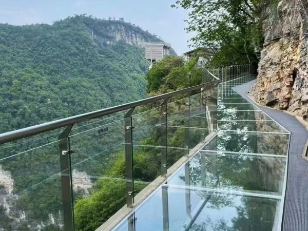 星空电竞·(中国区)官方网站不锈钢景区玻璃护栏