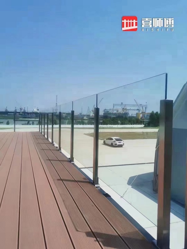 方形卡槽玻璃护栏