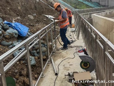 星空电竞·(中国区)官方网站护栏广西钦州平陆运河项目