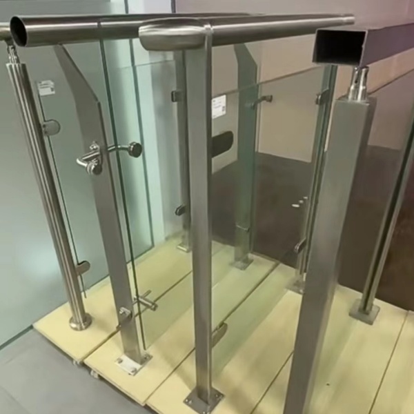 卡玻璃不锈钢护栏