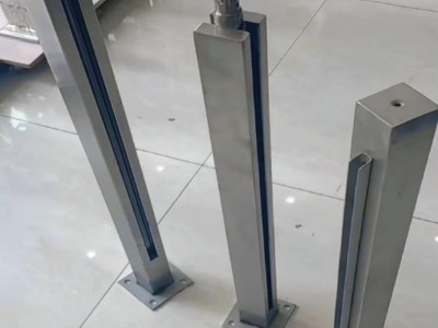 不锈钢卡槽立柱